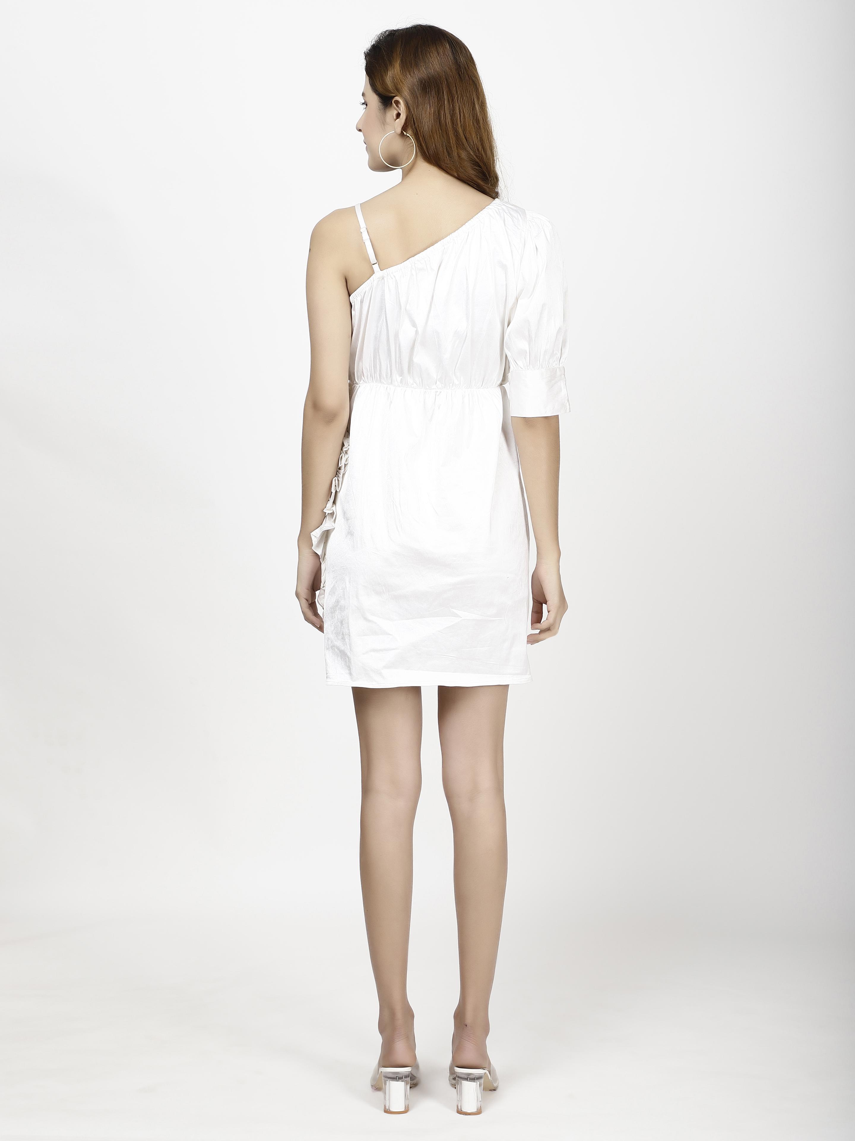 One side sleeve dress